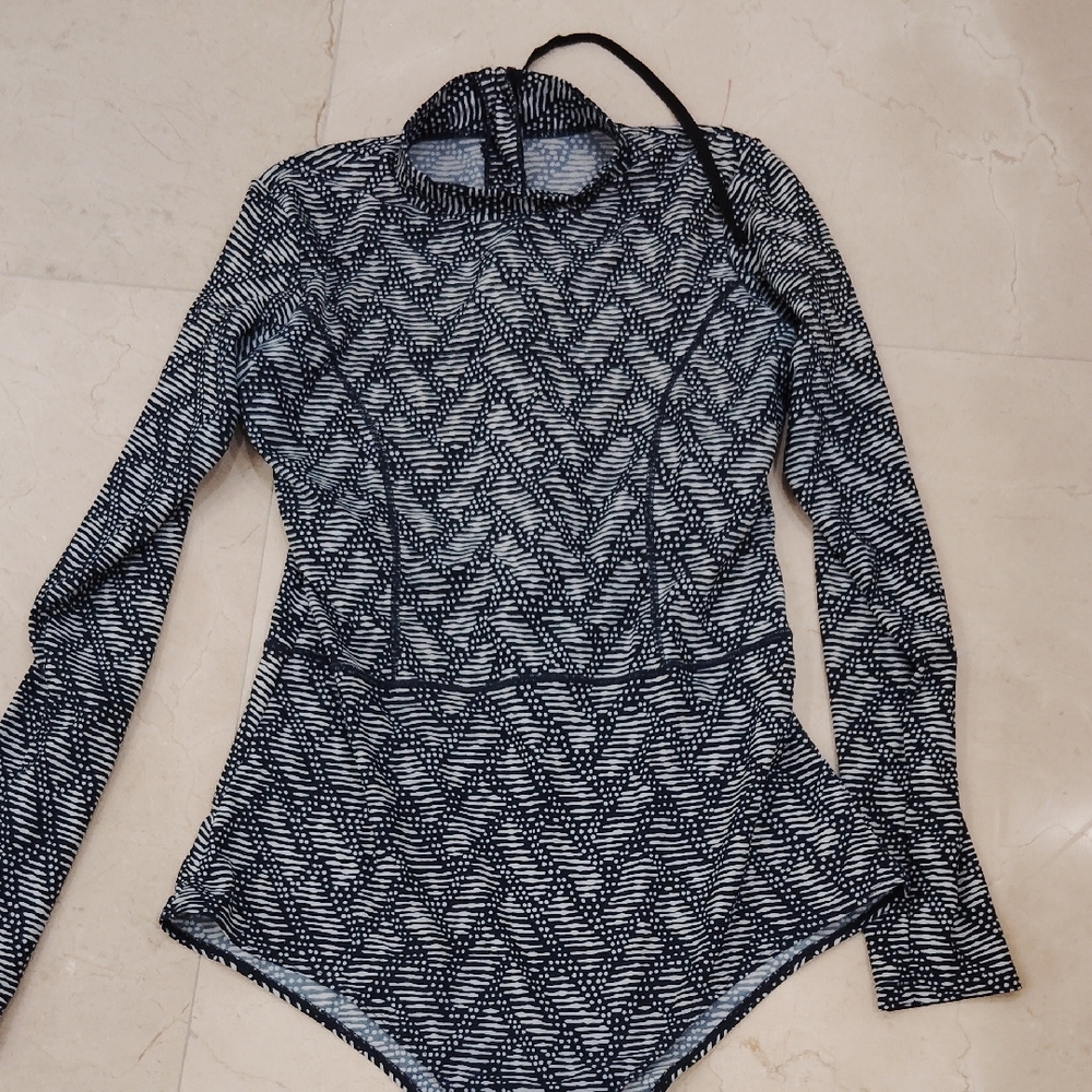 AXESEA Black White Rash Guard Swim Suit 16